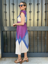 Vestido Midi Geométrico en Tonos Vibrantes