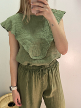 Conjunto verde con detalle Volante