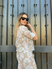 Conjunto Floral  Beis y Blanco