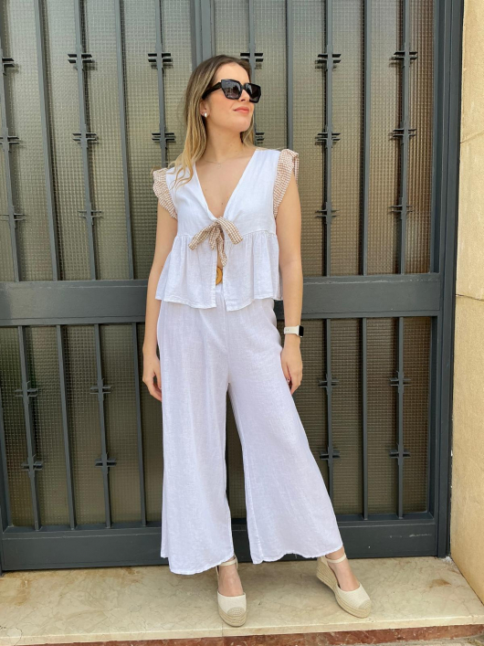 Conjunto Blanco con Lazada y Detalles Vichy