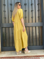 Vestido Largo Mostaza con Volantes