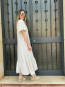 Vestido Largo Beige con Volantes y Botones