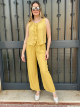 Conjunto Lino Mostaza: Blusa con Volantes + Pantalón Fluido