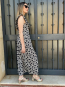 Vestido Largo Estampado Negro con Escote en pico