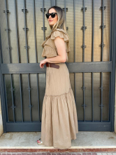 Conjunto boho Beige de Dos Piezas: Top con Volantes y Falda Larga