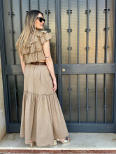 Conjunto boho Beige de Dos Piezas: Top con Volantes y Falda Larga