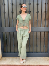 Conjunto de Verano en Lino verde con Detalles de Encaje