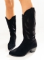 Bota Cowboy Negra con Detalles Troquelados