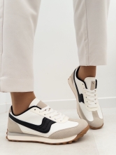 ✨ Zapatillas deportivas Blancas con detalle en negro ✨