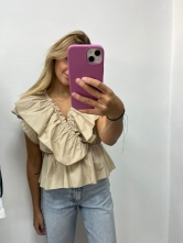 Blusa Fruncida con Volantes