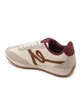 Deportivos Estilo Retro con Detalles Contraste