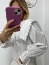 Blusa Detalles de Tachuelas