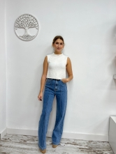 Pantalón vaquero de tiro alto con costura frontal