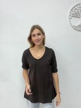 Camiseta básica con cuello pico