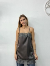 Top Lencero Satinado en Color Gris