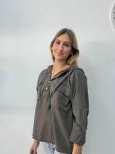 Camiseta Combina Estilo y Comodidad con un Toque Desenfadado