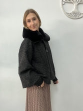 Chaqueta de Textura Peluda con Cuello Faux Fur