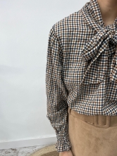 Camisa de Cuadros Pequeños con Lazada al Cuello