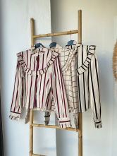 blusa volantes
