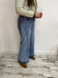 Pantalón Vaquero de Corte Amplio y Estilo Moderno