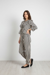 Conjunto de Rayas Blanco y Negro con Volante