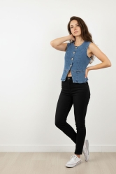 Chaleco Vaquero Entallado con Botones Metálicos