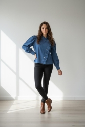 ✨ Camisa Denim con Volantes – Estilo Romántico y Actual