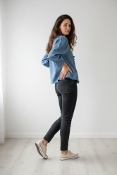 ✨ Camisa Denim con Volantes – Estilo Romántico y Actual