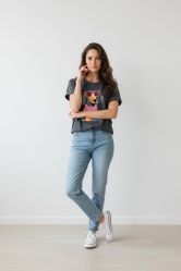 ✨ Camiseta Gris Estampada – Estilo Casual con Personalidad