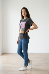 ✨ Camiseta Gris Estampada – Estilo Casual