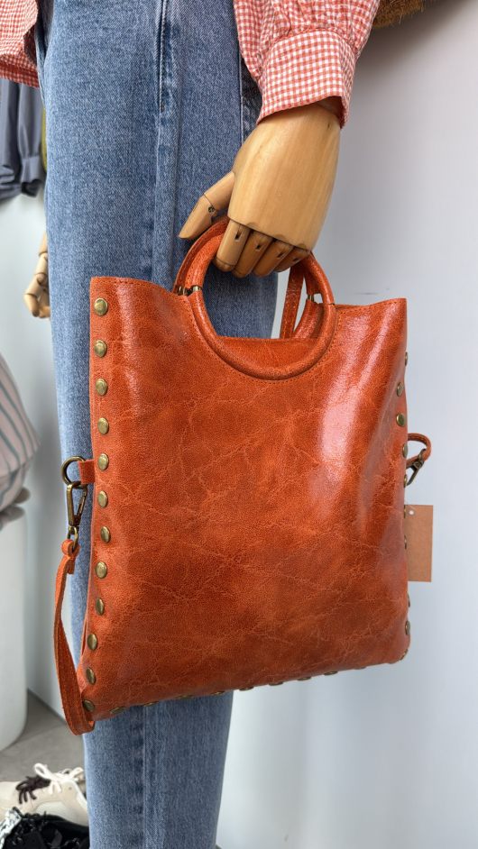 Bolso piel asa metálica