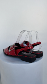 Sandalia Mule tachas