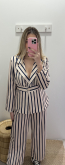 Conjunto de Blazer y Pantalón a Rayas Verticales