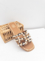 Sandalia plana perlas animal print