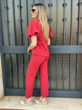 Conjunto Elegante Granate Con Detalles Negro