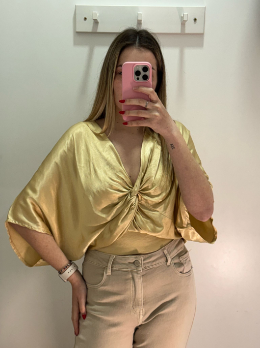 Blusa Satinada Nudo